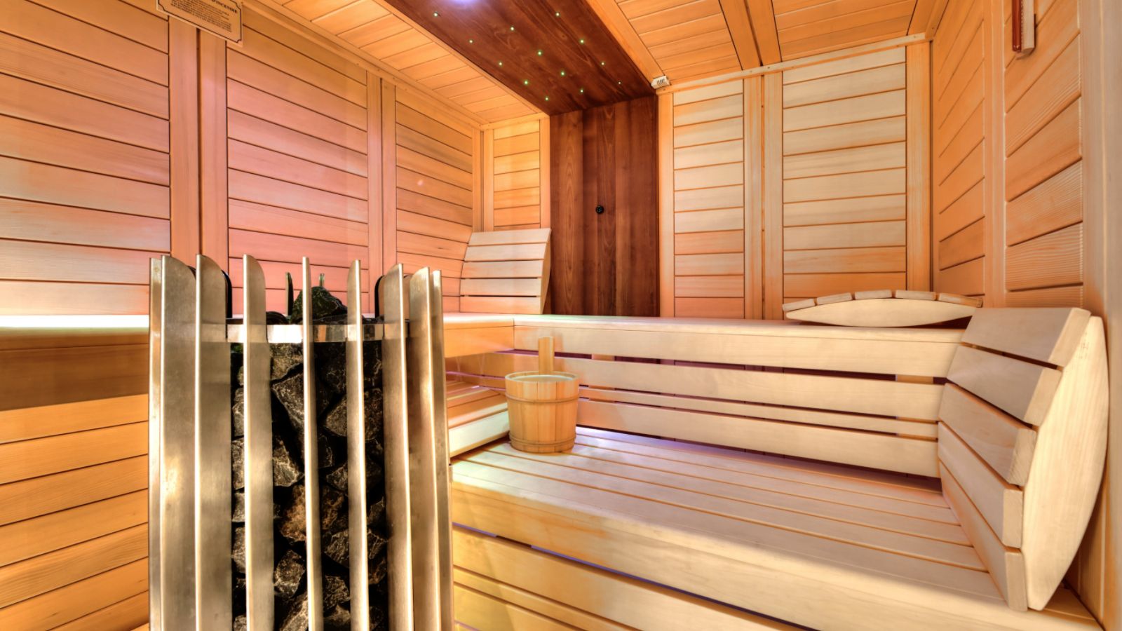 Luxury-ski-chalet-megeve-chalet-maia-oxford-ski-sauna.jpg