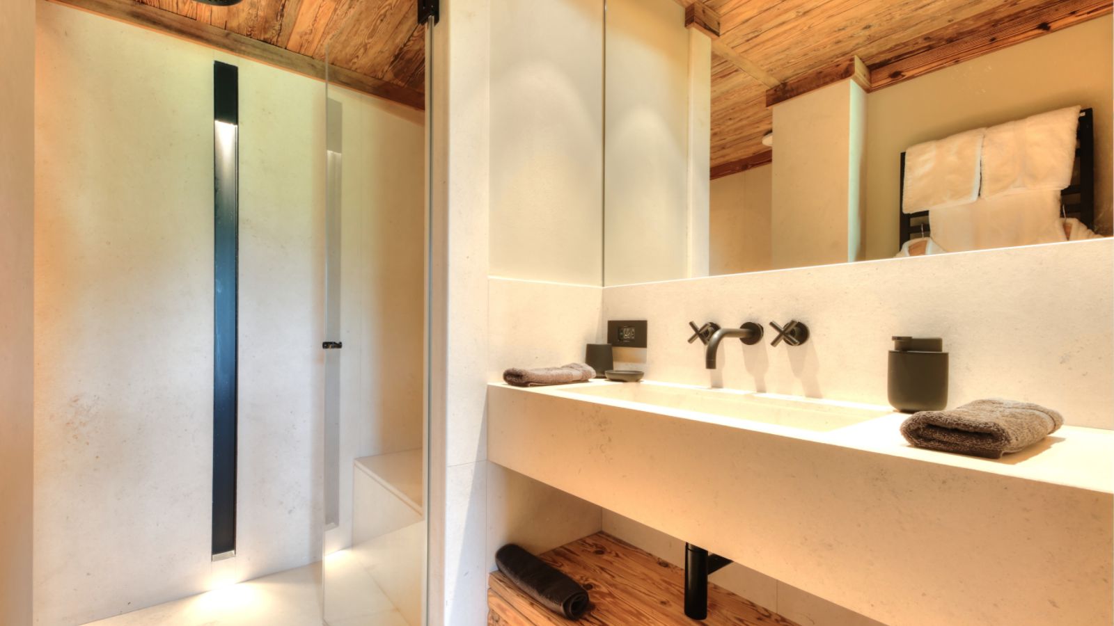 Luxury-ski-chalet-megeve-chalet-maia-oxford-ski-shower room.jpg