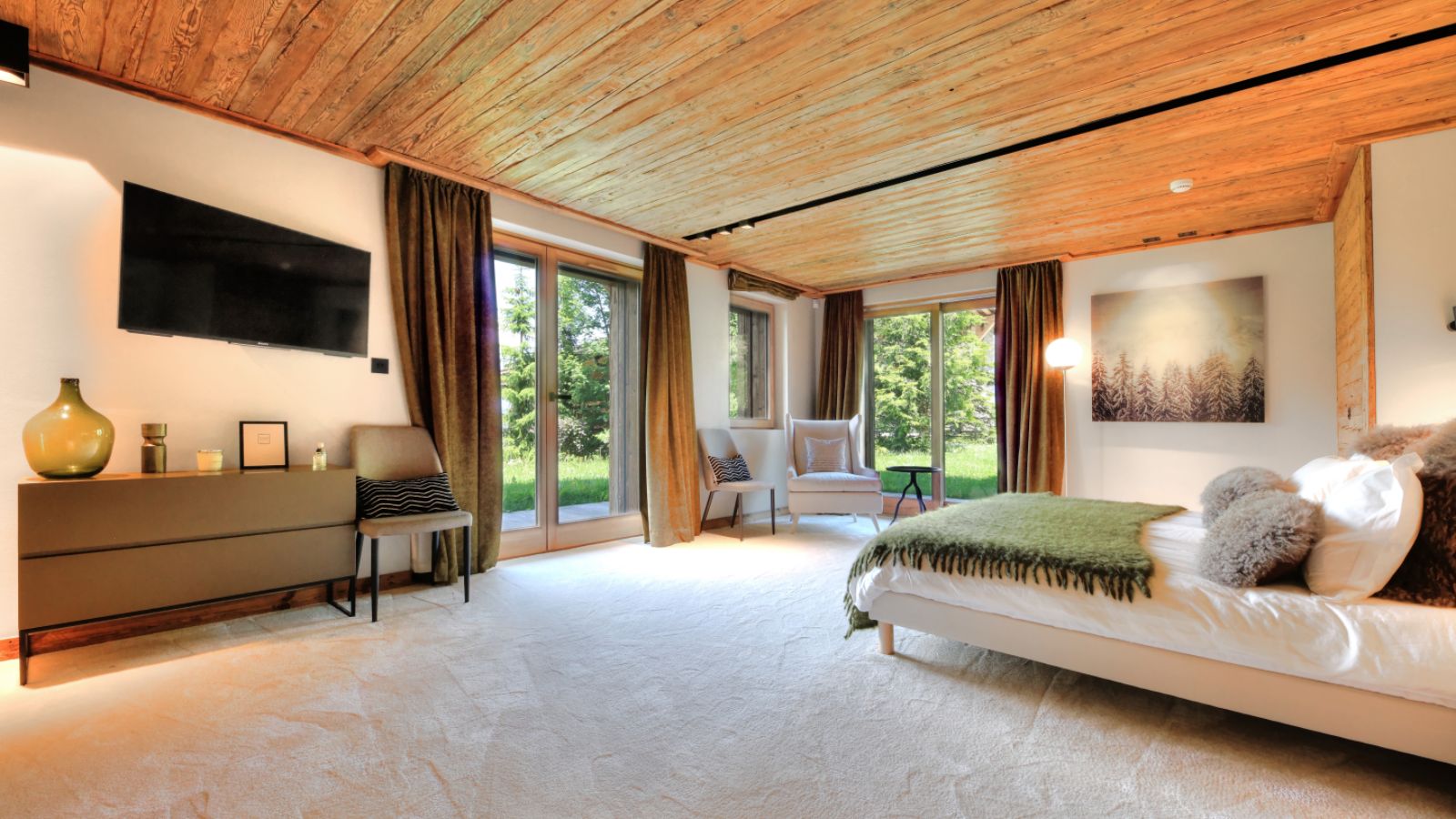 Luxury-ski-chalet-megeve-chalet-maia-oxford-ski-bedroom 2.jpg