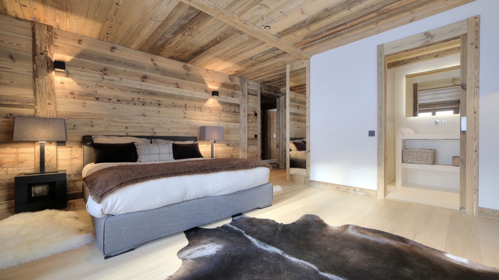 Luxury-ski-chalet-Megeve-chalet-millesime-oxford-ski-bedroom2.jpg