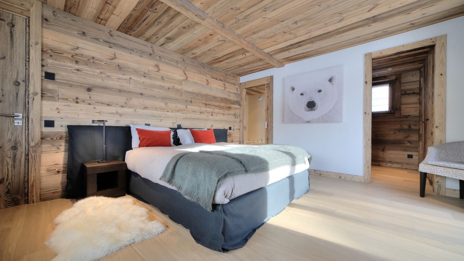 Luxury-ski-chalet-Megeve-chalet-millesime-oxford-ski-bedroom3.jpg