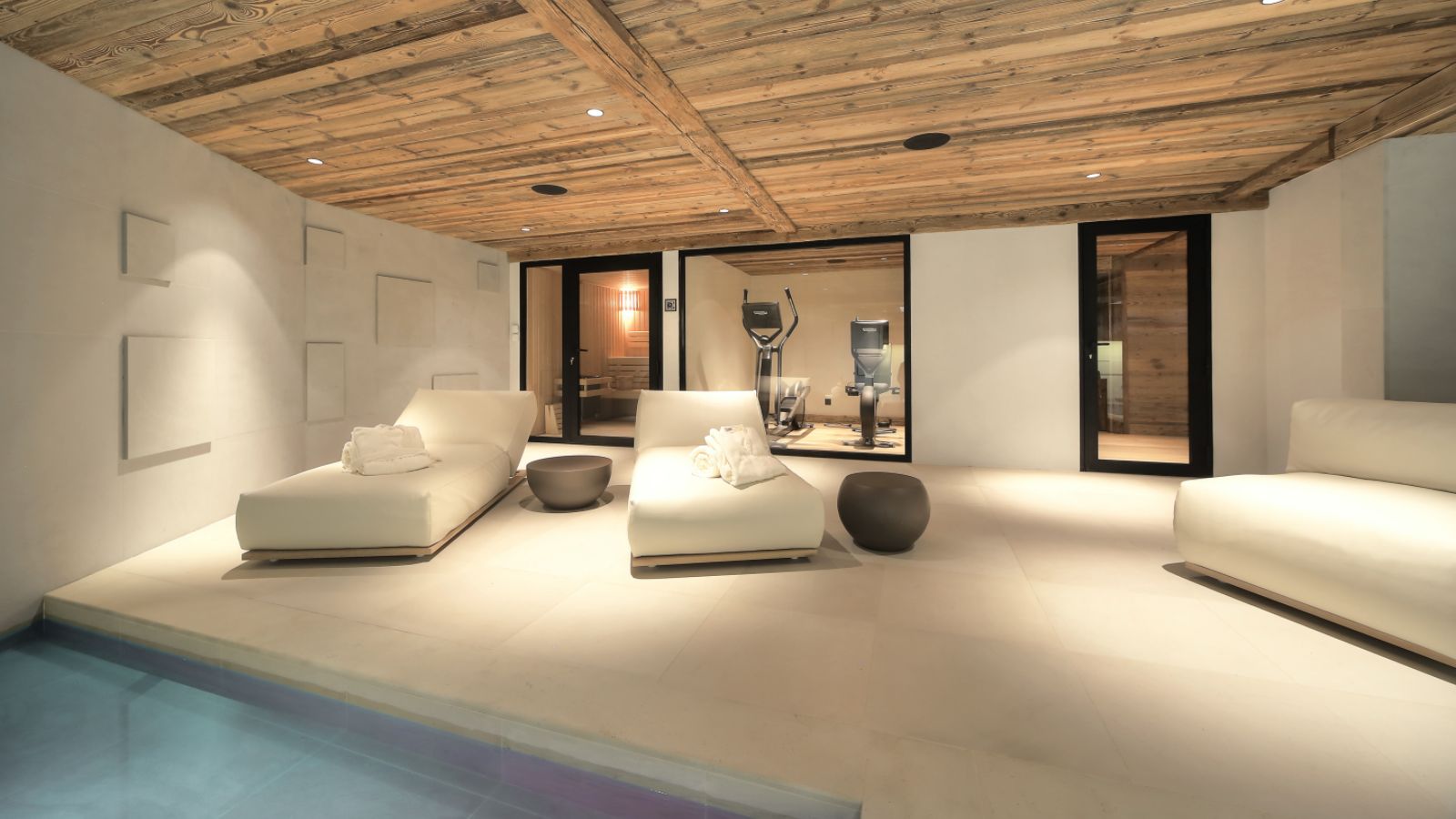Luxury-ski-chalet-Megeve-chalet-millesime-oxford-ski-spa.jpg