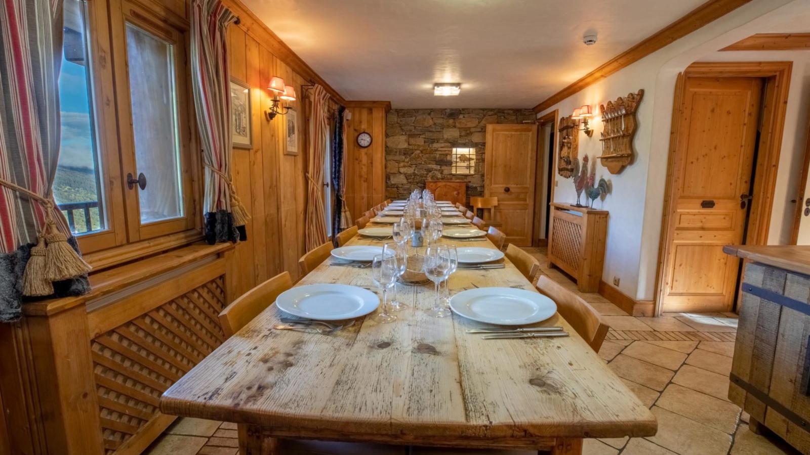 luxury-ski-chalet-meribel-pierre-oxford-ski-dining.jpg