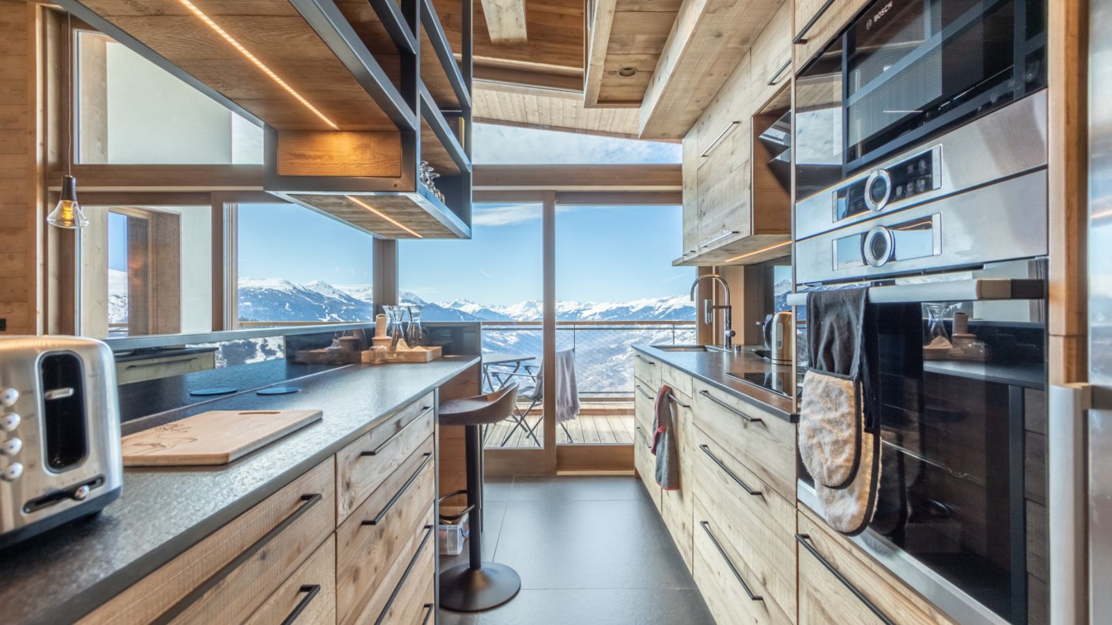 luxury-ski-chalet-les-arcs-dou-lodge-oxford-ski-kitchen.jpg