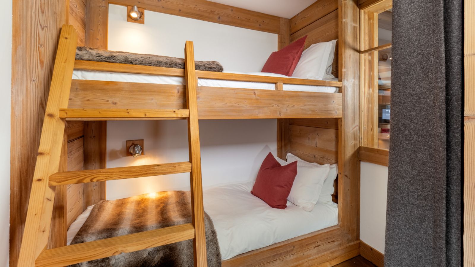 luxury-ski-chalet-grand-choucas-bunk.jpg