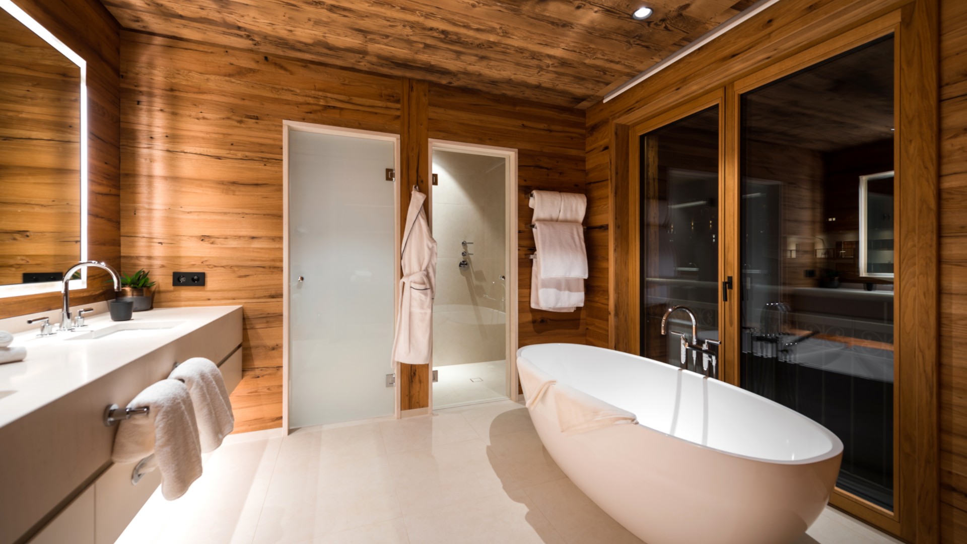 luxury-ski-chalet-lech-arula-2-oxford-ski-company (14).jpg