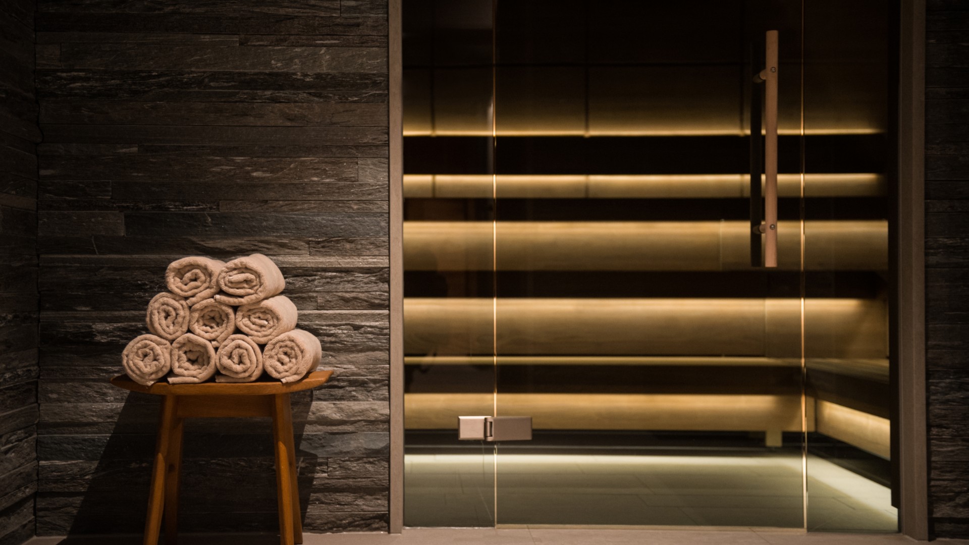 luxury-ski-chalet-lech-arula-2-oxford-ski-company (18).jpg