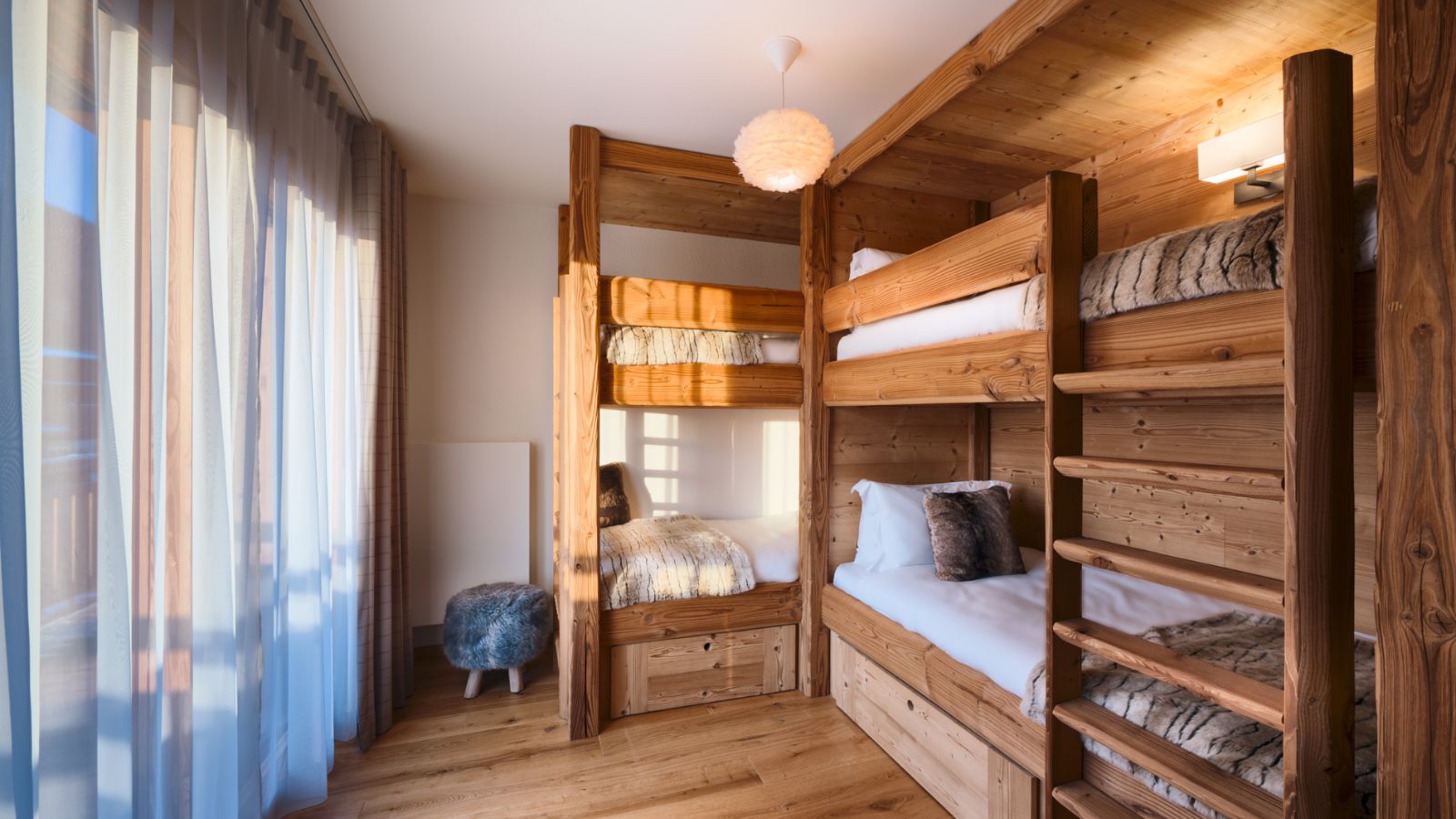 Luxury-ski-chalet-Les-Gets-Apartment-Aviemore-Oxford-Ski-Bunkroom.jpg