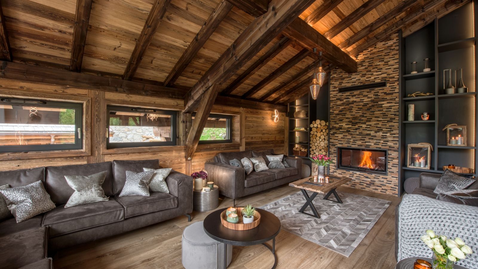 Luxury-ski-chalet-Morzine-Chalet-Griffonner-Oxford-Ski-Lounge.jpg