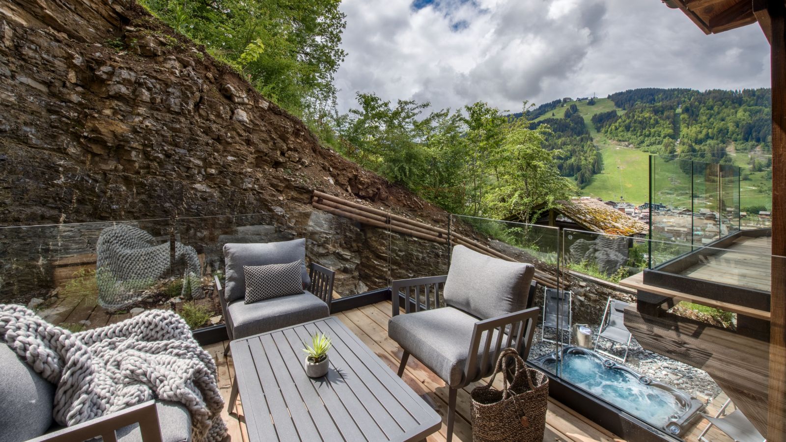 Luxury-ski-chalet-Morzine-Chalet-Griffonner-Oxford-Ski-Sundeck.jpg