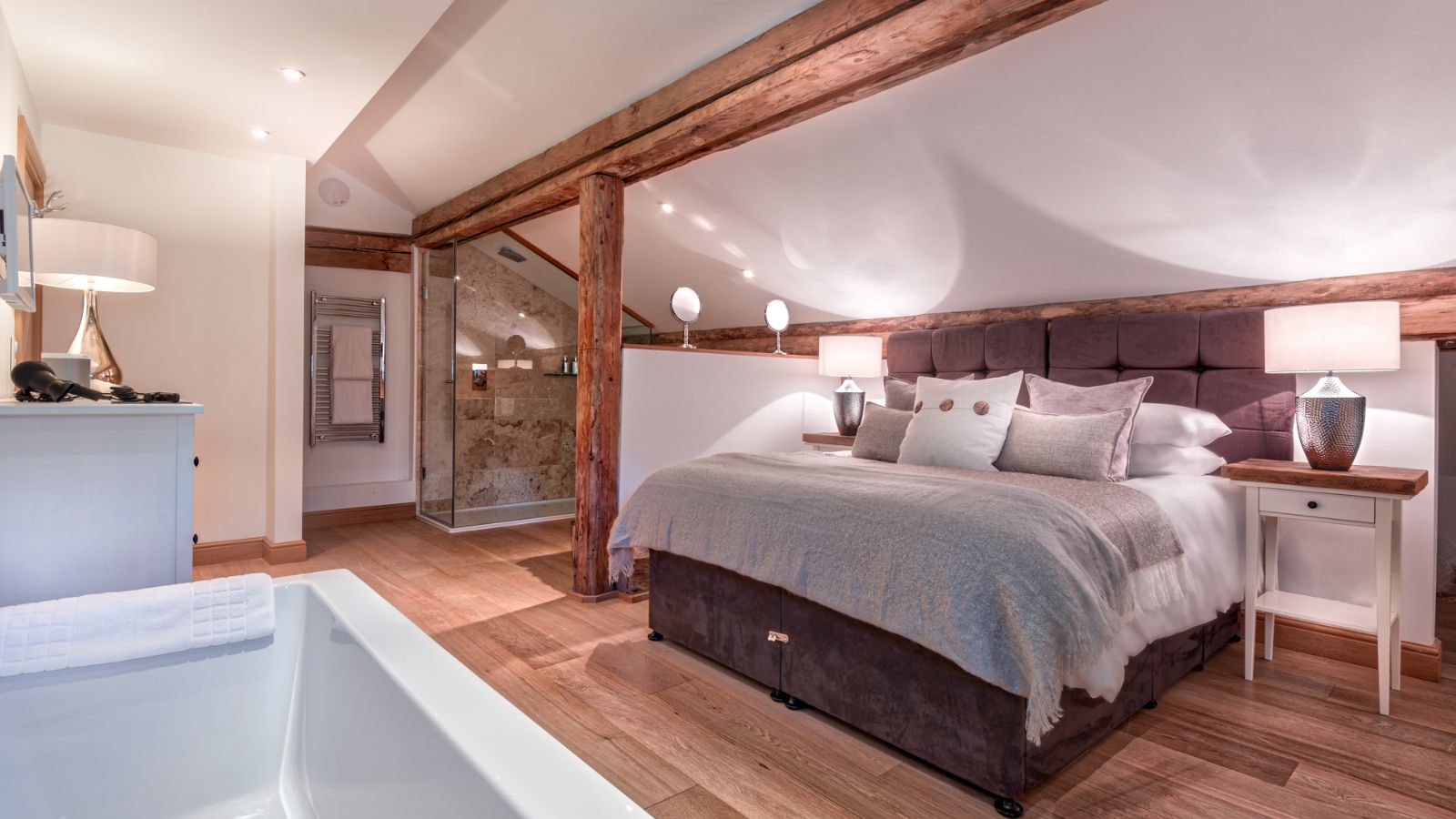 Luxury-ski-chalet-Morzine-Chalet-46-Oxford-Ski-Bedroom4.jpg