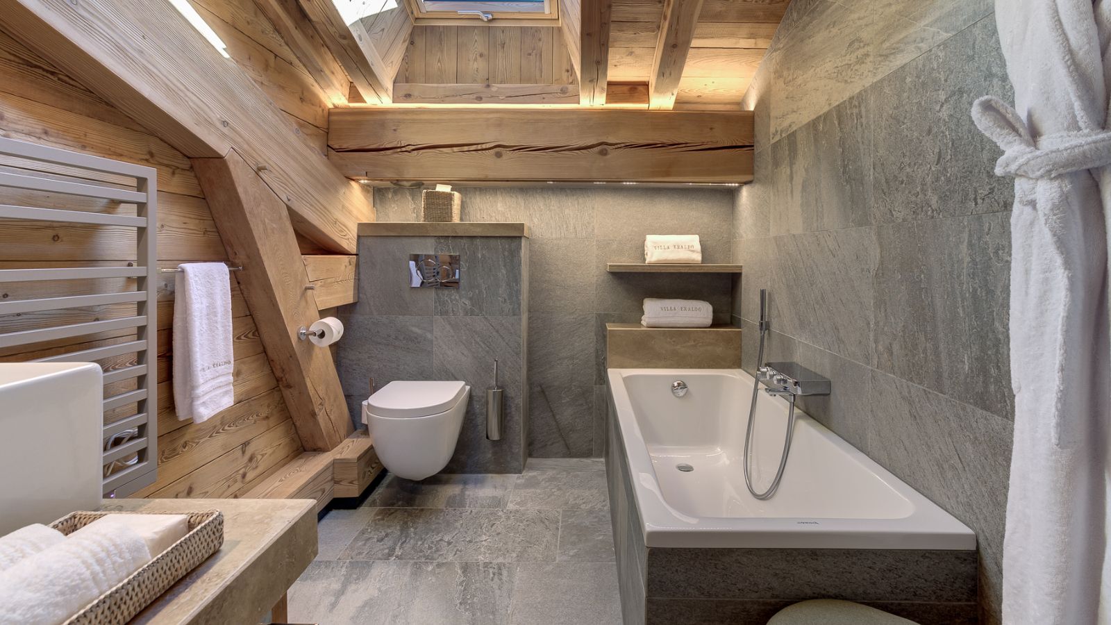 Luxury-ski-chalet-Megeve-Villa-Eraldo-Oxford-Ski-Bathroom (2).jpg
