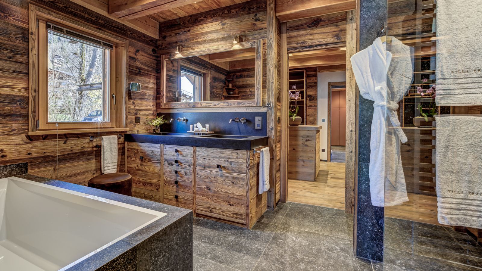 Luxury-ski-chalet-Megeve-Villa-Eraldo-Oxford-Ski-Bathroom (3).jpg