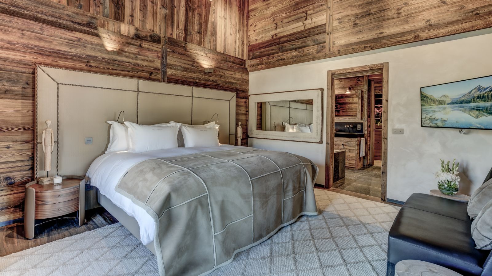 Luxury-ski-chalet-Megeve-Villa-Eraldo-Oxford-Ski-Bedroom (3).jpg
