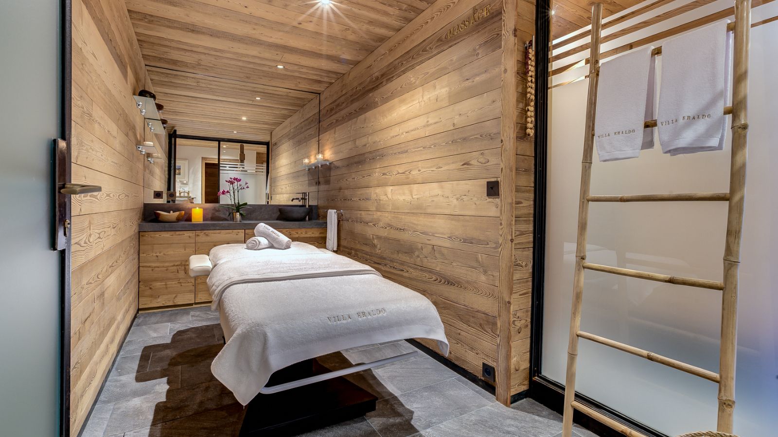 Luxury-ski-chalet-Megeve-Villa-Eraldo-Oxford-Ski-Massage.jpg
