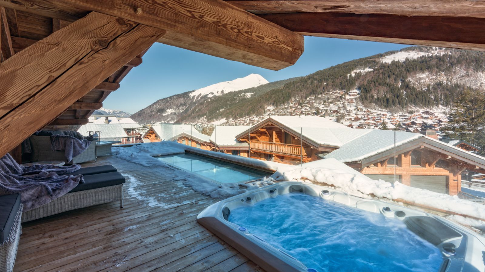 Luxury-Ski-Chalet-Morzine-Lodge-Des-Nants-Hot-Tub3.jpg