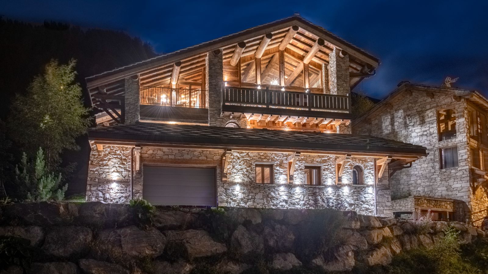 Chalet_face_a_Face_Val-d-Isere_Oxford_Ski_Exterior.jpg