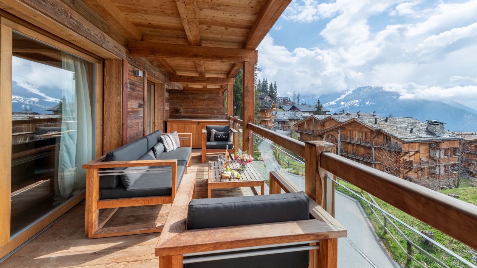 Apartment_Baryte_Verbier_Oxford_Ski_Terrace.jpg