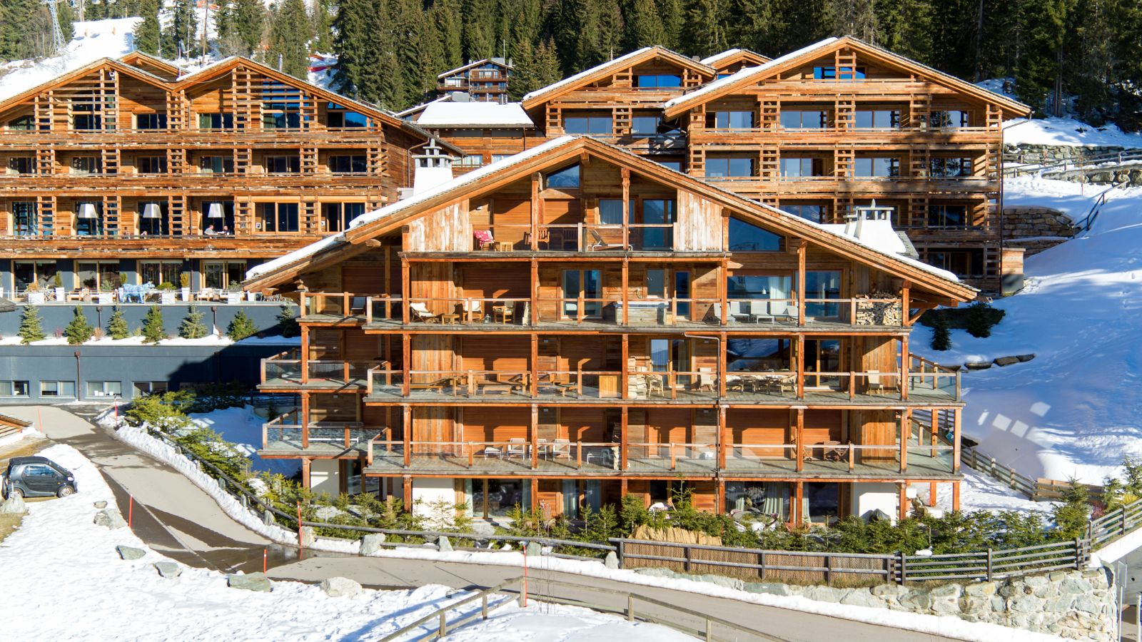 Apartment_Baryte_Verbier_Oxford_Ski_Exterior.jpg