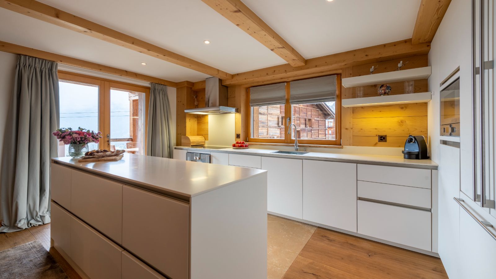 Apartment_Baryte_Verbier_Oxford_Ski_Kitchen.jpg
