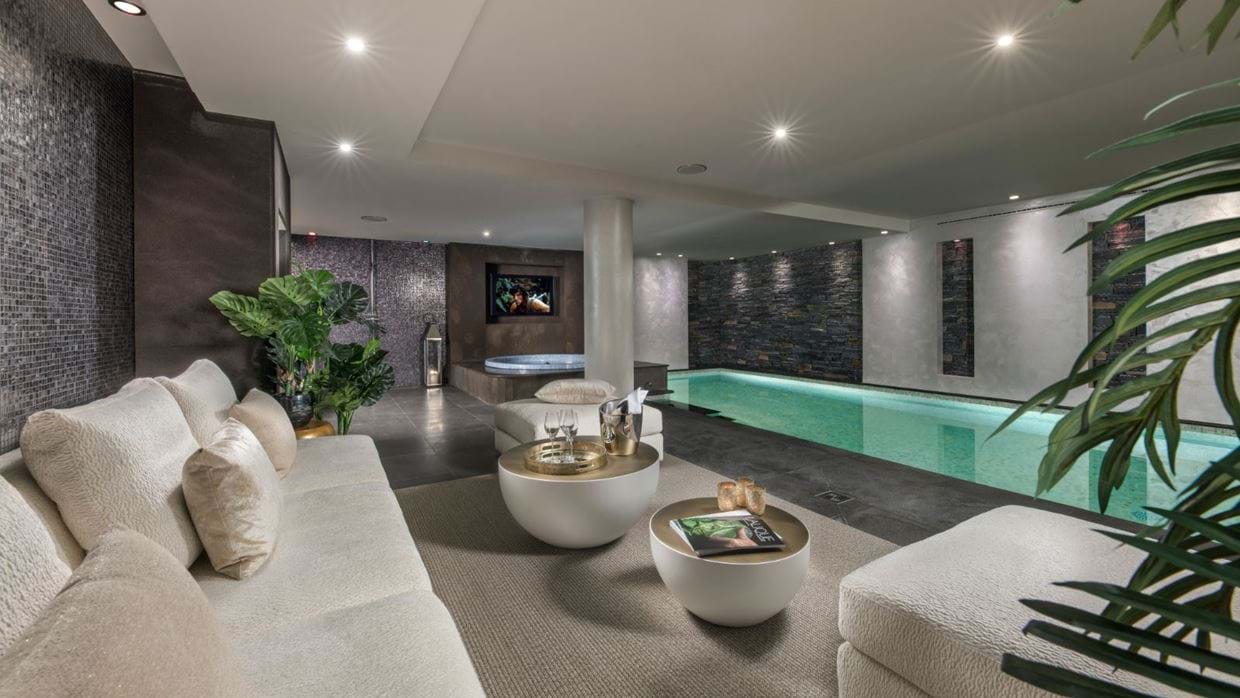 Chalets with Swimming Pools