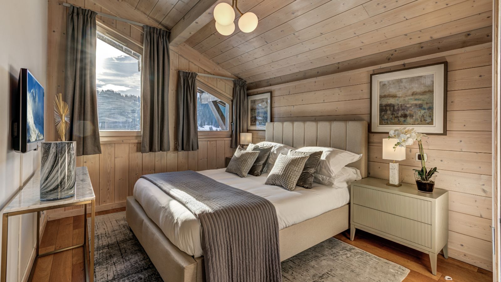 Chalet_X_Morzine_Oxford_Ski_Bedroom (6).jpg