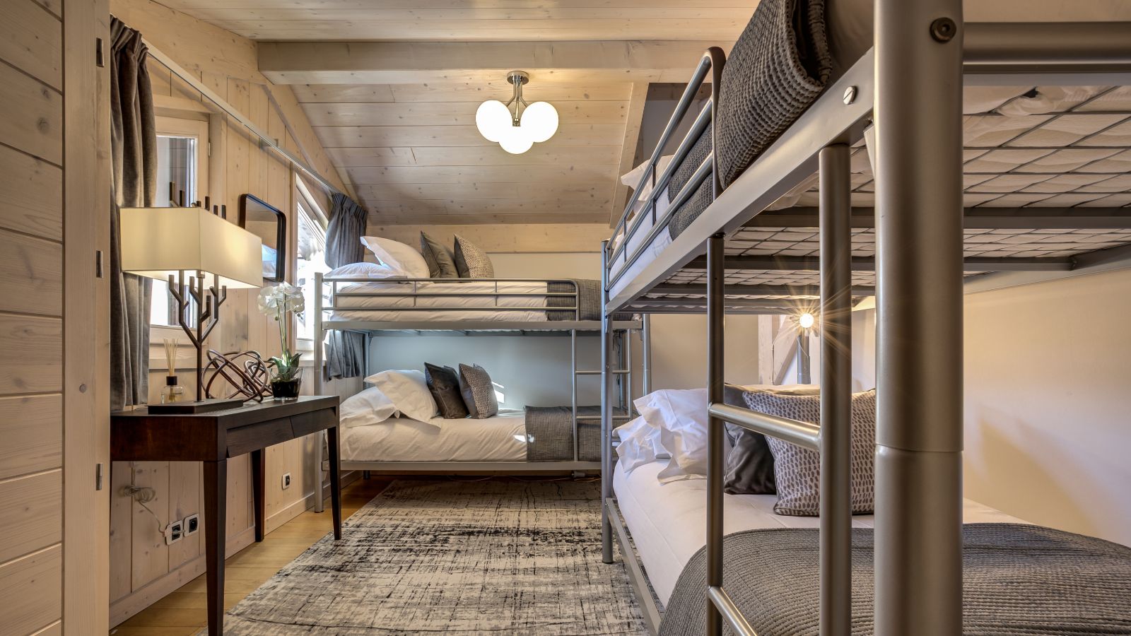 Chalet_X_Morzine_Oxford_Ski_Bunkroom.jpg
