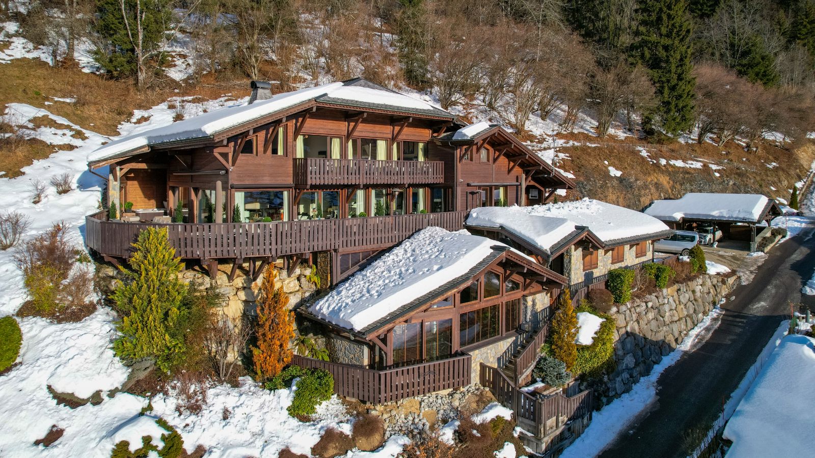 Chalet_X_Morzine_Oxford_Ski_Exterior.jpg