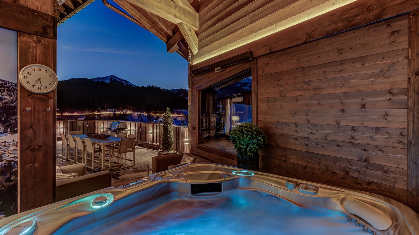 Chalet_X_Morzine_Oxford_Ski_Hot_Tub.jpg