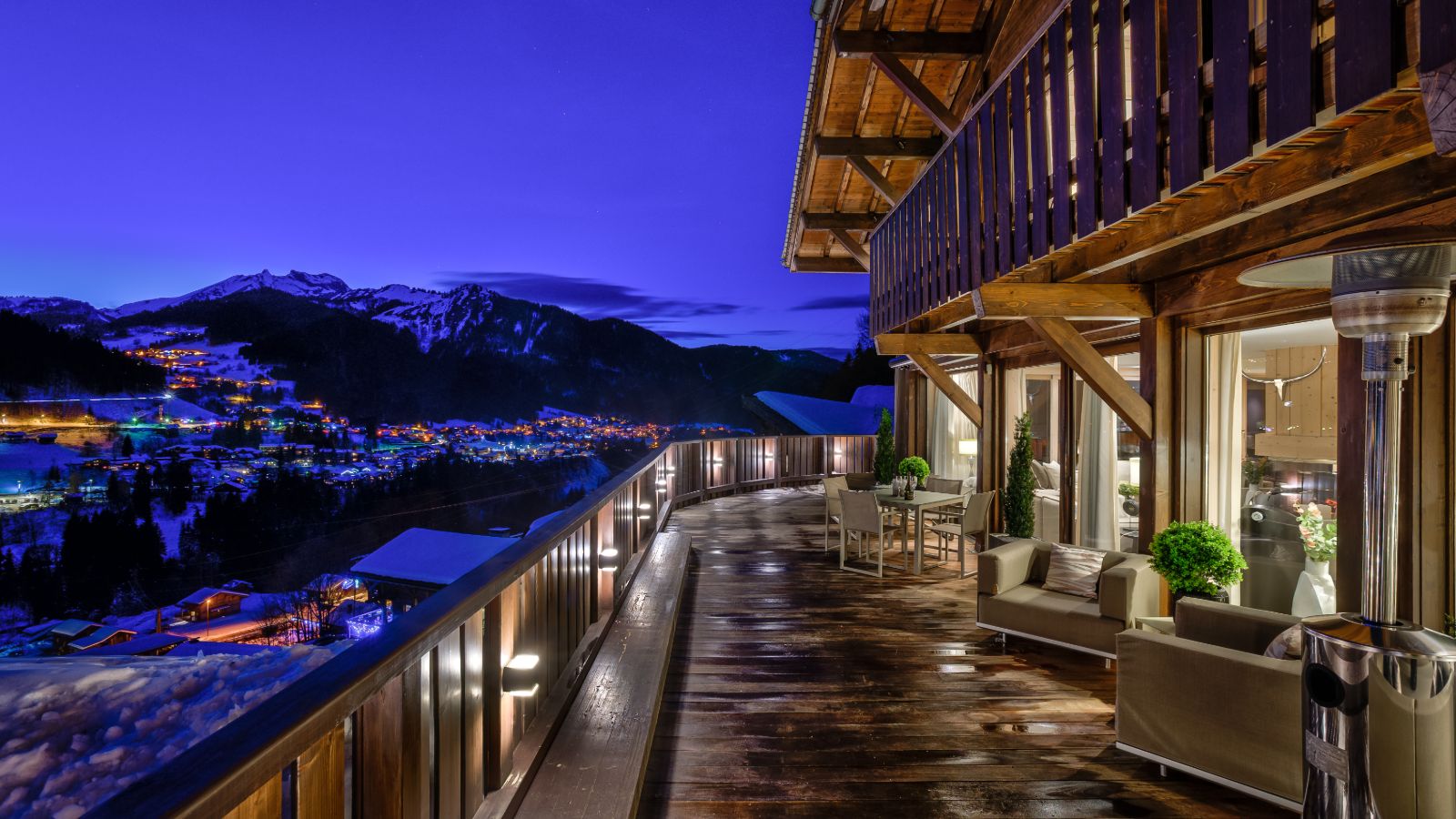 Chalet_X_Morzine_Oxford_Ski_Terrace_Night.jpg