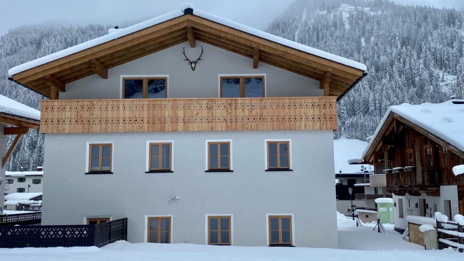 Chalet_Golden_Marmot_St_Anton_Oxford_Ski_Exterior2.JPG