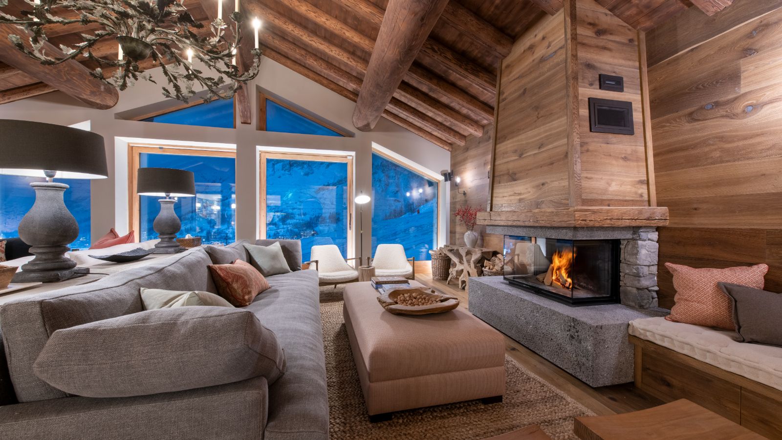 Chalet_Abade_Val_d_isere_Oxford_Ski_Fireplace.jpg
