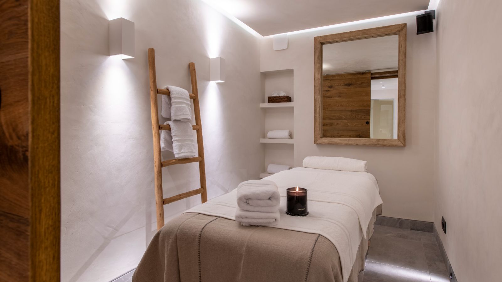 Chalet_Abade_Val_d_isere_Oxford_Ski_massage.jpg