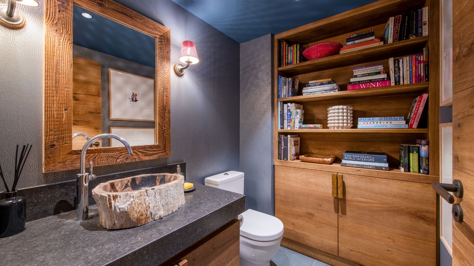 Chalet_Abade_Val_d_isere_Oxford_Ski_Toilet.jpg