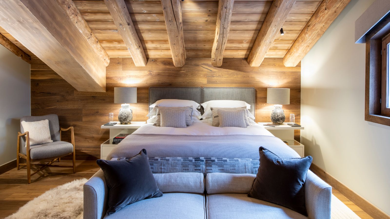 Chalet_Abade_Val_d_isere_Oxford_Ski_Bedroom (1).jpg