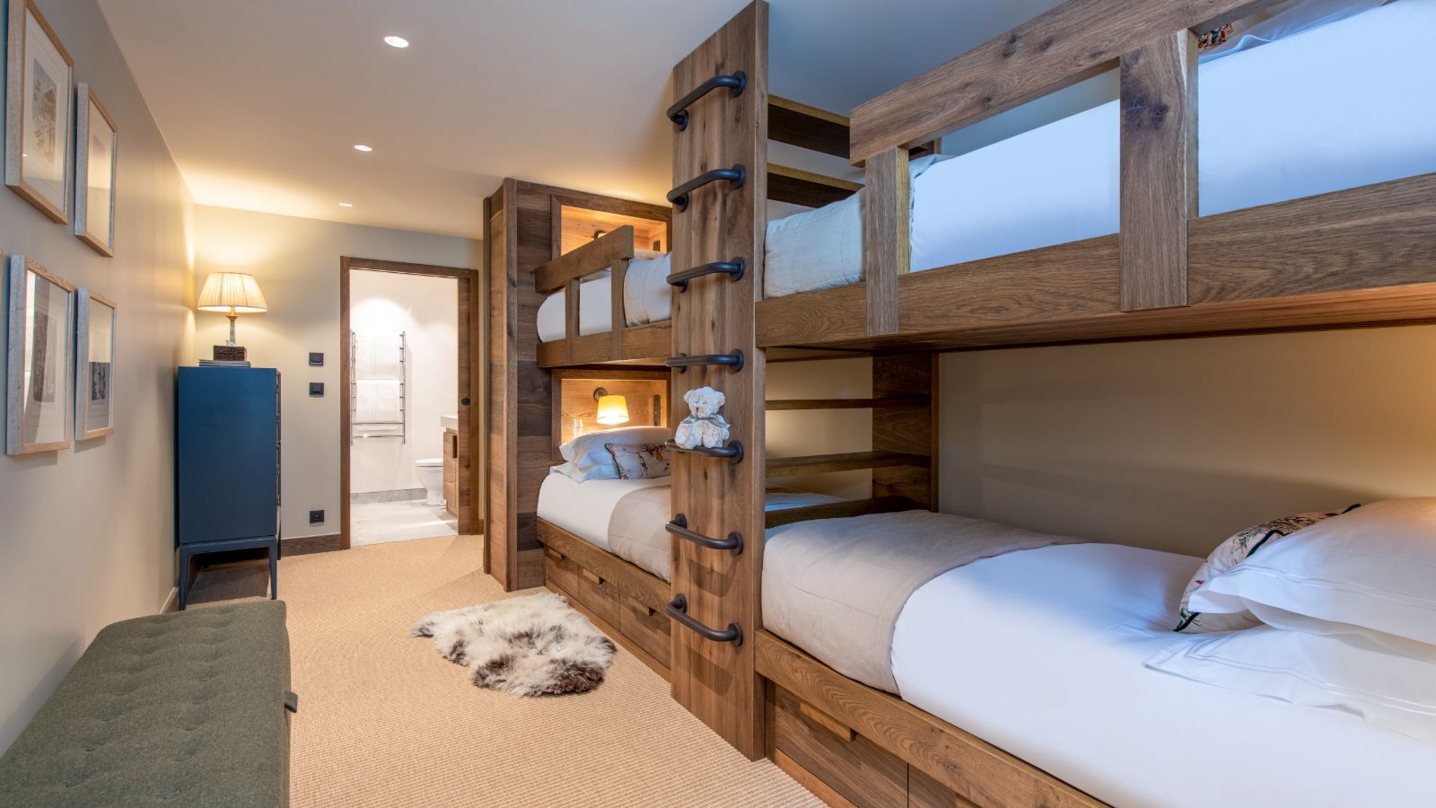 Chalet_Abade_Val_d_isere_Oxford_Ski_Bunkroom.jpg
