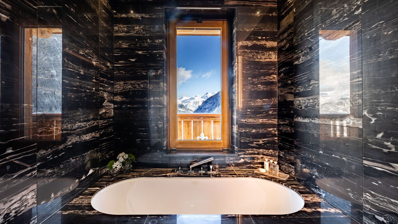 Ultima_Collection_Grand_Residence_Couchevel_1750_Oxford_Ski_Prestige_Bathroom).jpg