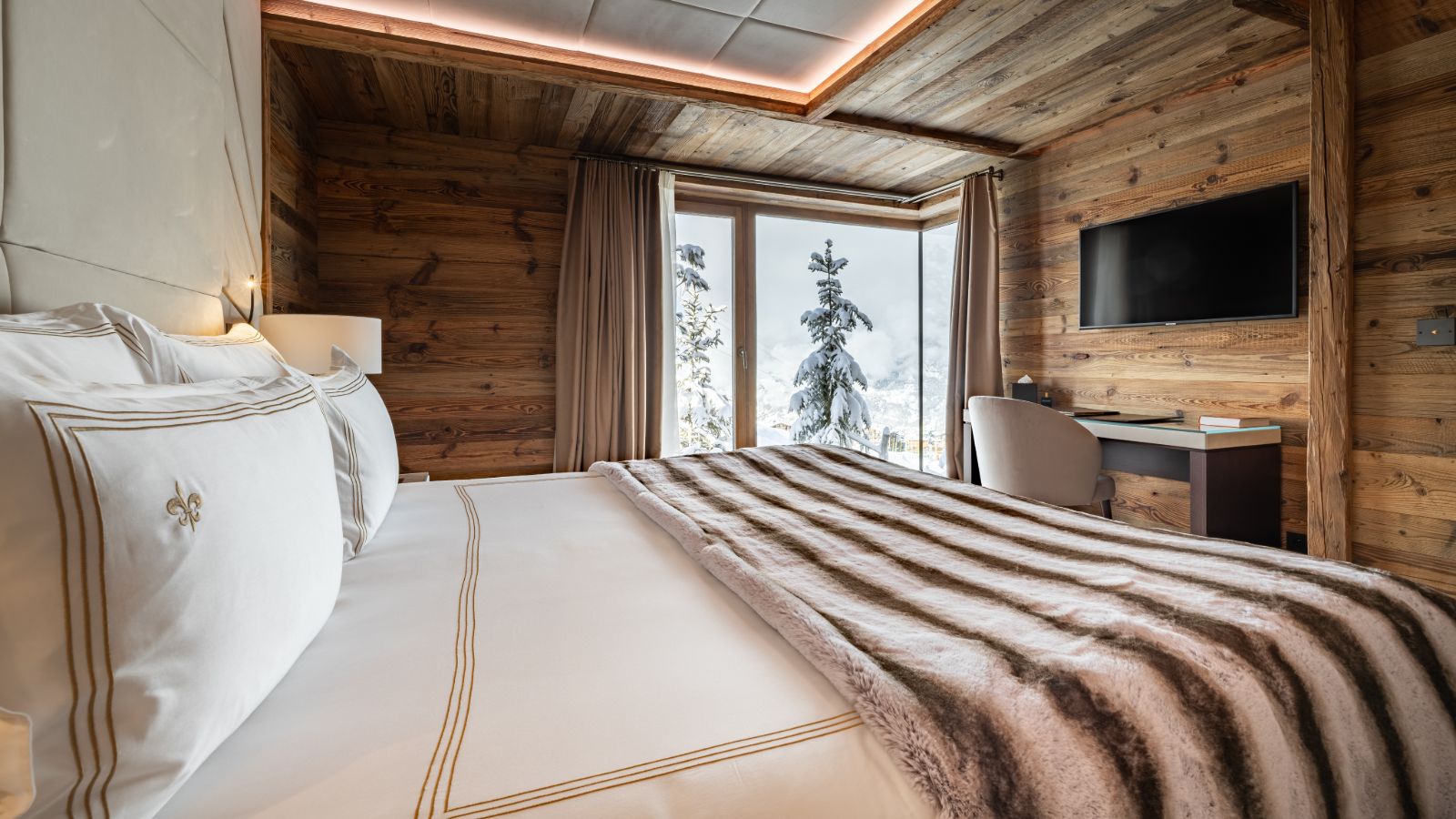 Ultima_Collection_Grand_Residence_Couchevel_1750_Oxford_Ski_Bedroom_Prestige.jpg