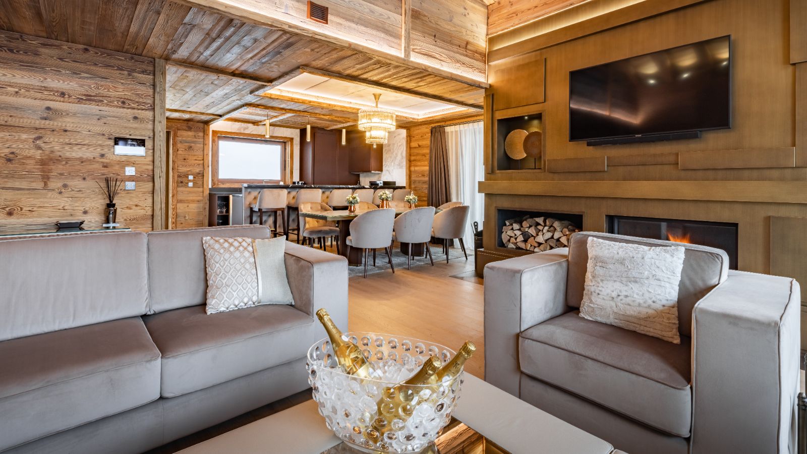 Ultima_Collection_Grand_Residence_Couchevel_1750_Oxford_Ski_Lounge.jpg