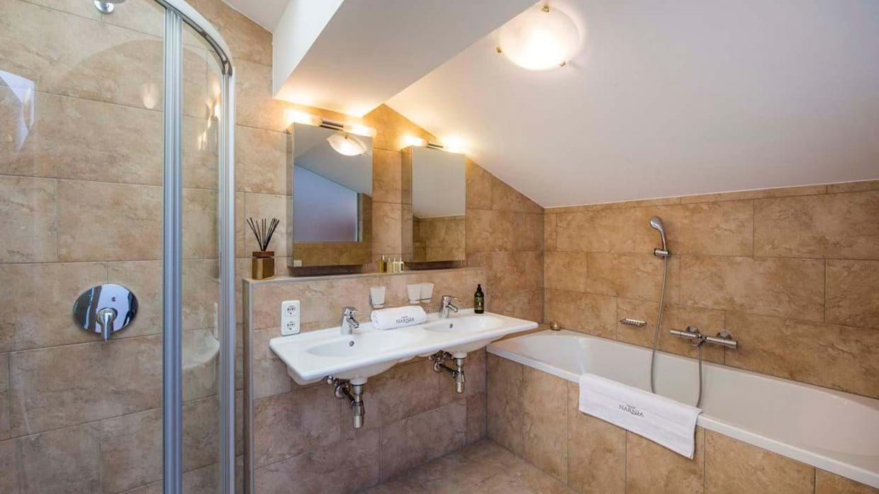 luxury-ski-chalet-st-anton-narnia-oxford-ski-company (22).jpeg