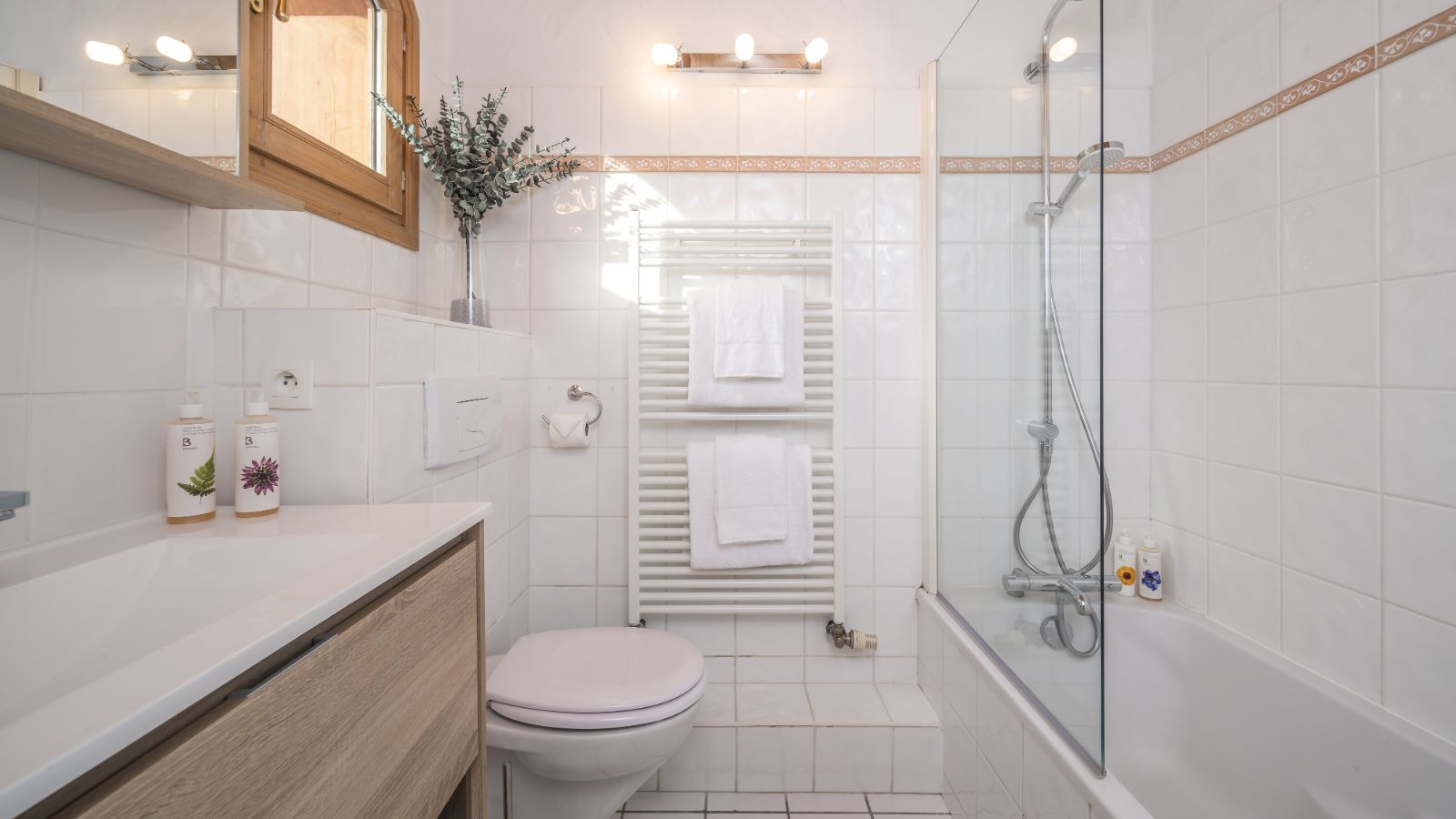 Chalet_Iamato_Meribel_Oxford_Ski_Bathroom.jpg