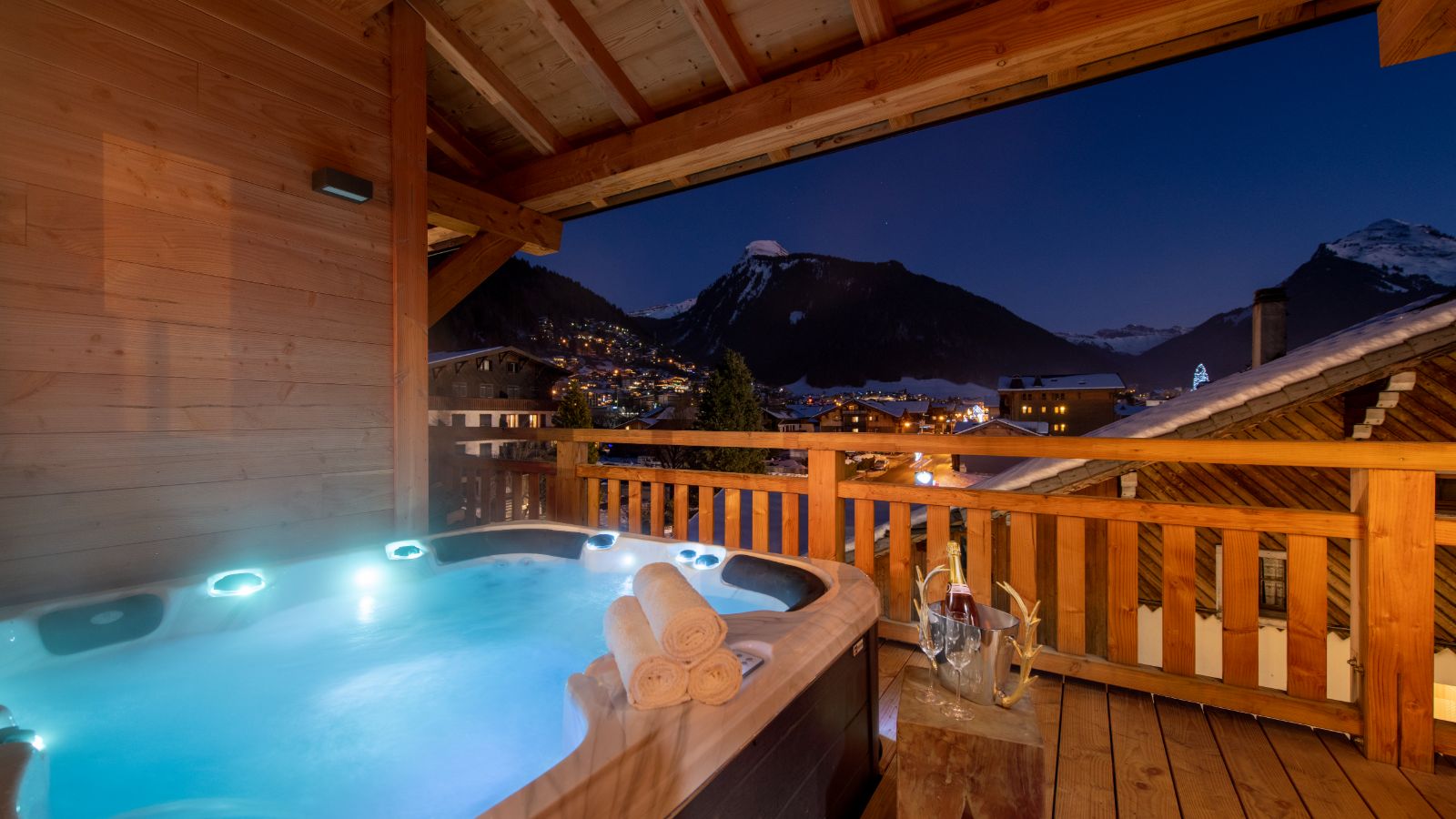 Penthouse_Mathilde_Morzine_Oxford_Ski_Hot_Tub.jpg