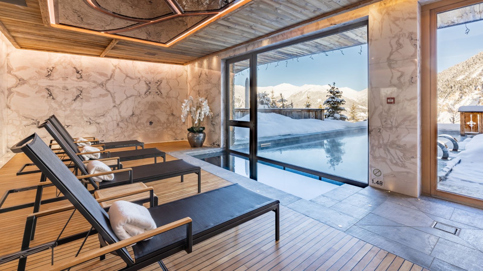 Ultima_Collection_Grand_Residence_Couchevel_1750_Oxford_Spa.jpg
