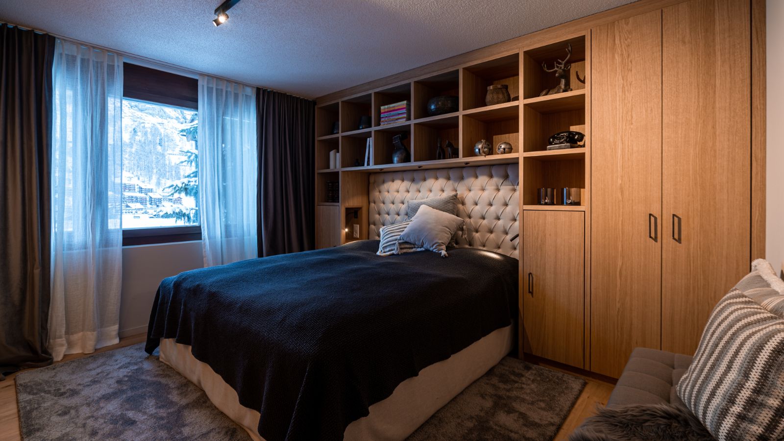 Apartment_Nabucco_Zermatt_Oxford_Ski_Bedroom 6.jpg