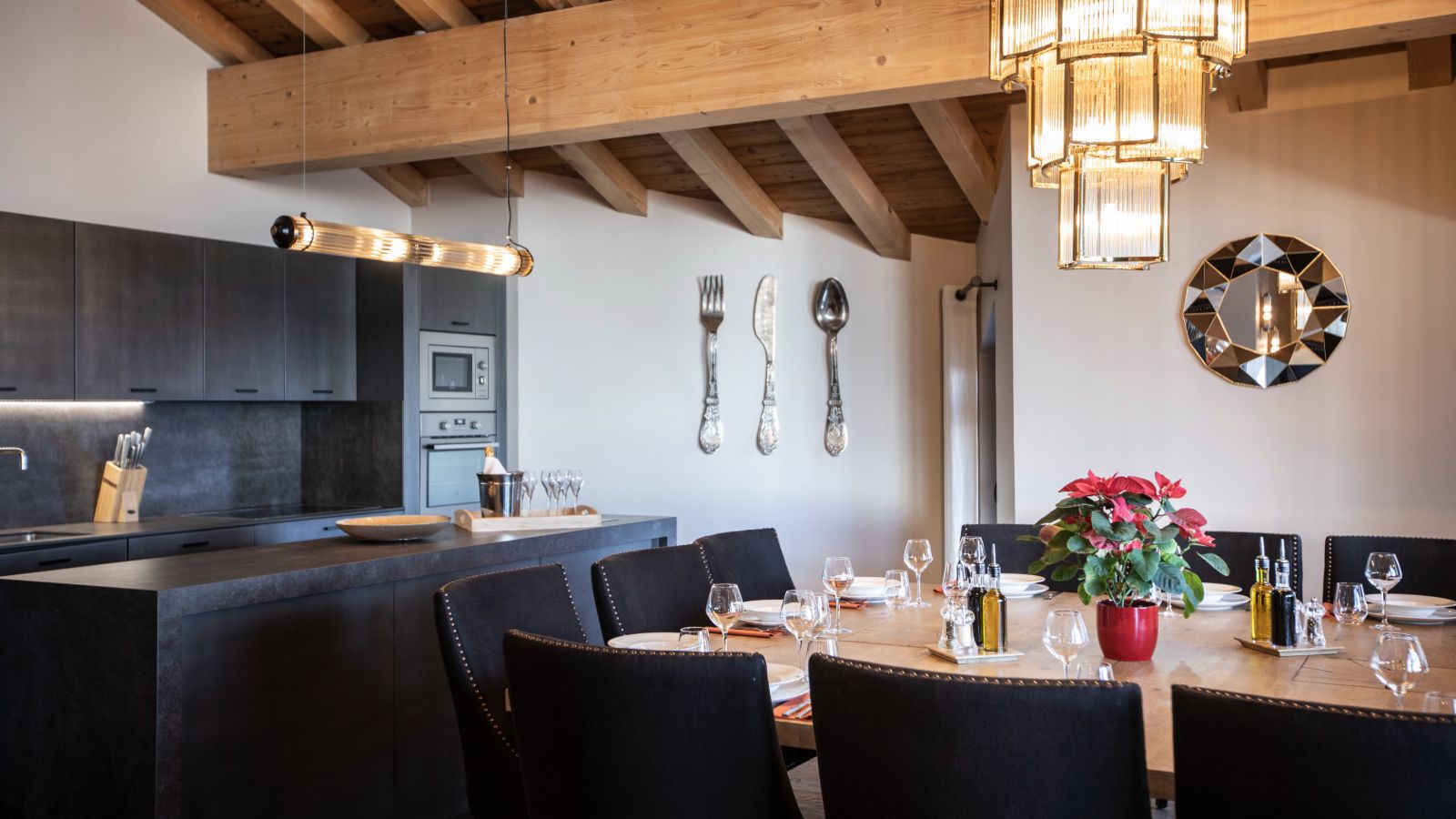 Chalet_Golden_Jubilee_Val_Thorens_Oxford_Ski_Kitchen.jpg