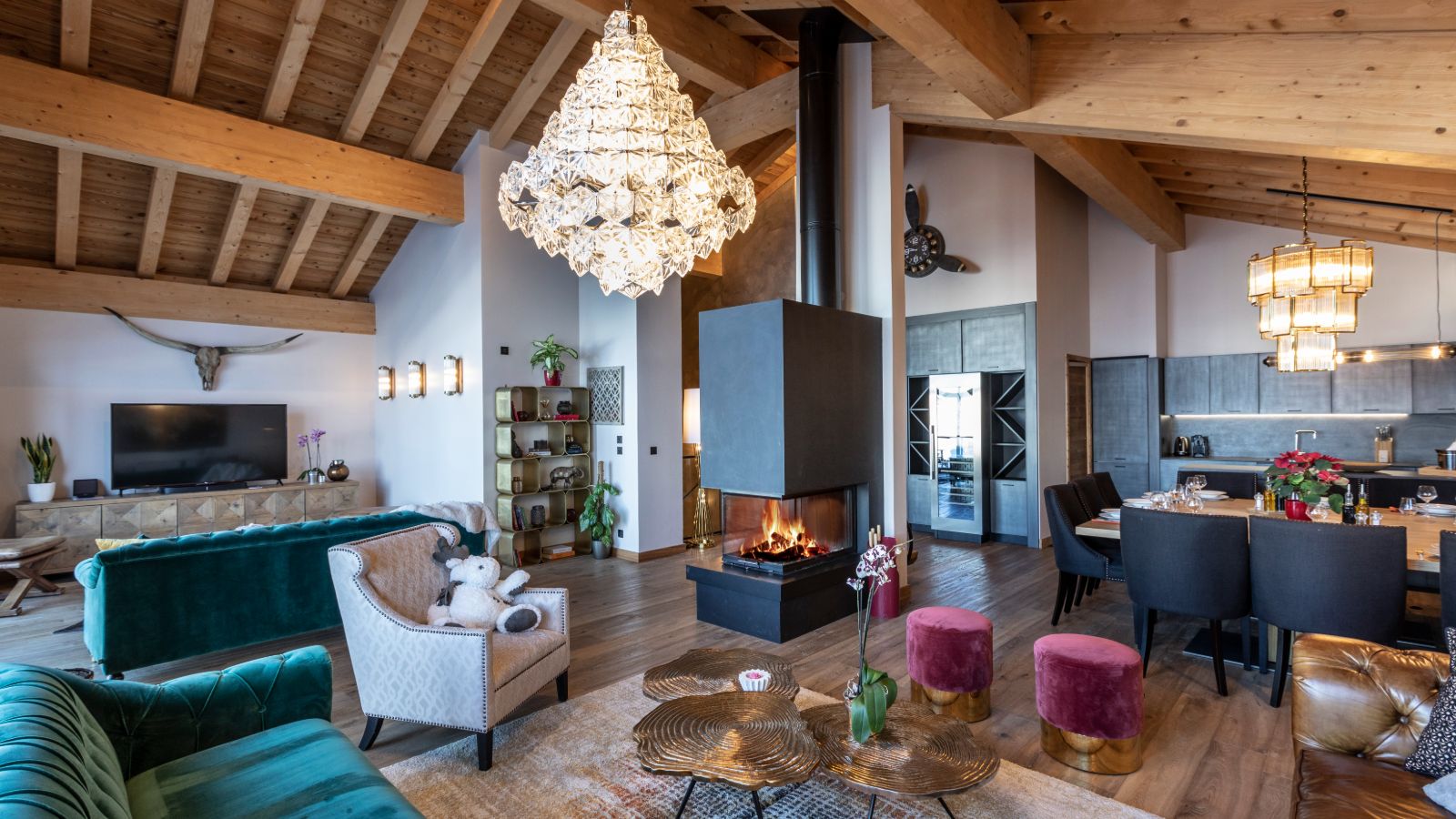 Chalet_Golden_Jubilee_Val_Thorens_Oxford_Ski_Lounge.jpg