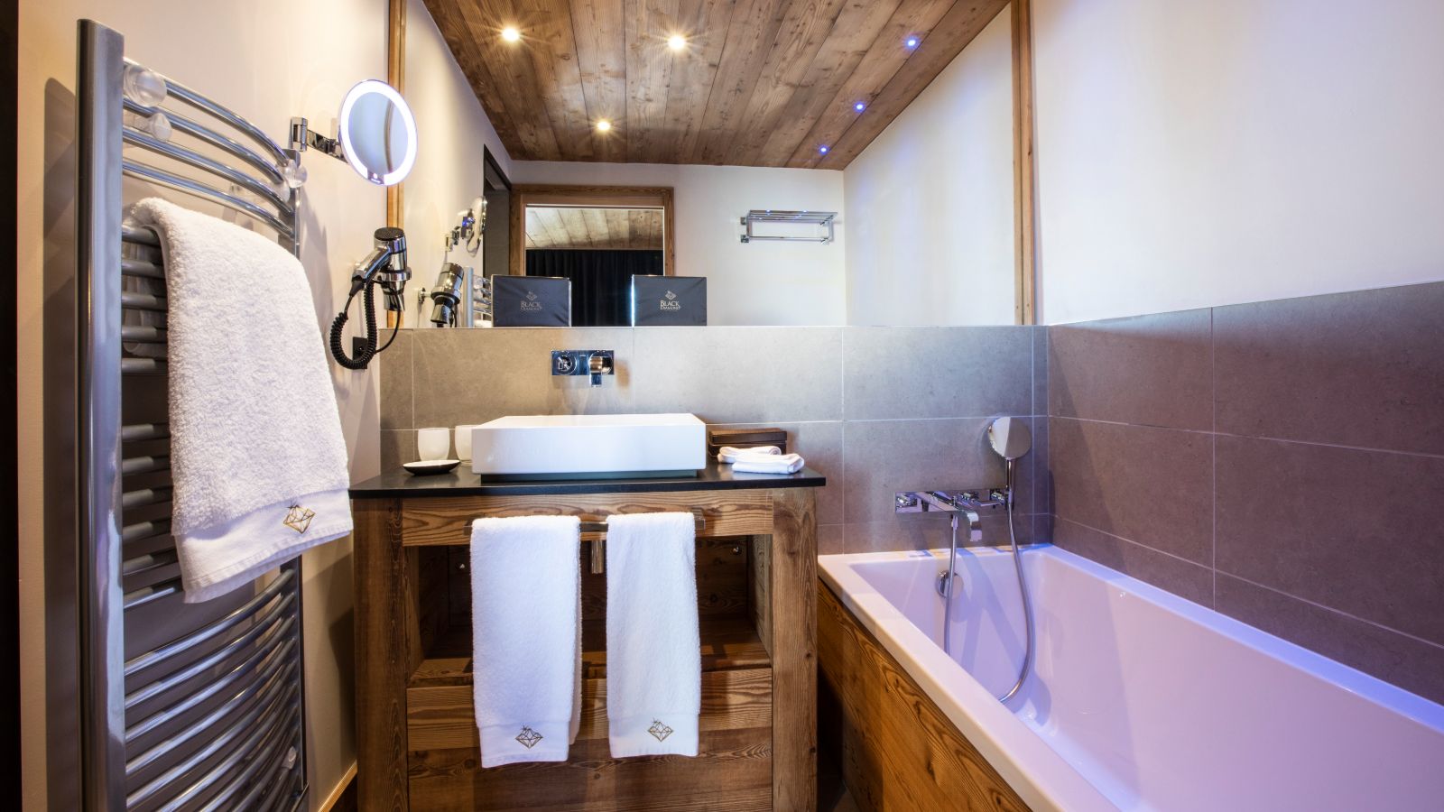 Chalet_Golden_Jubilee_Val_Thorens_Oxford_Ski_Bathroom.jpg
