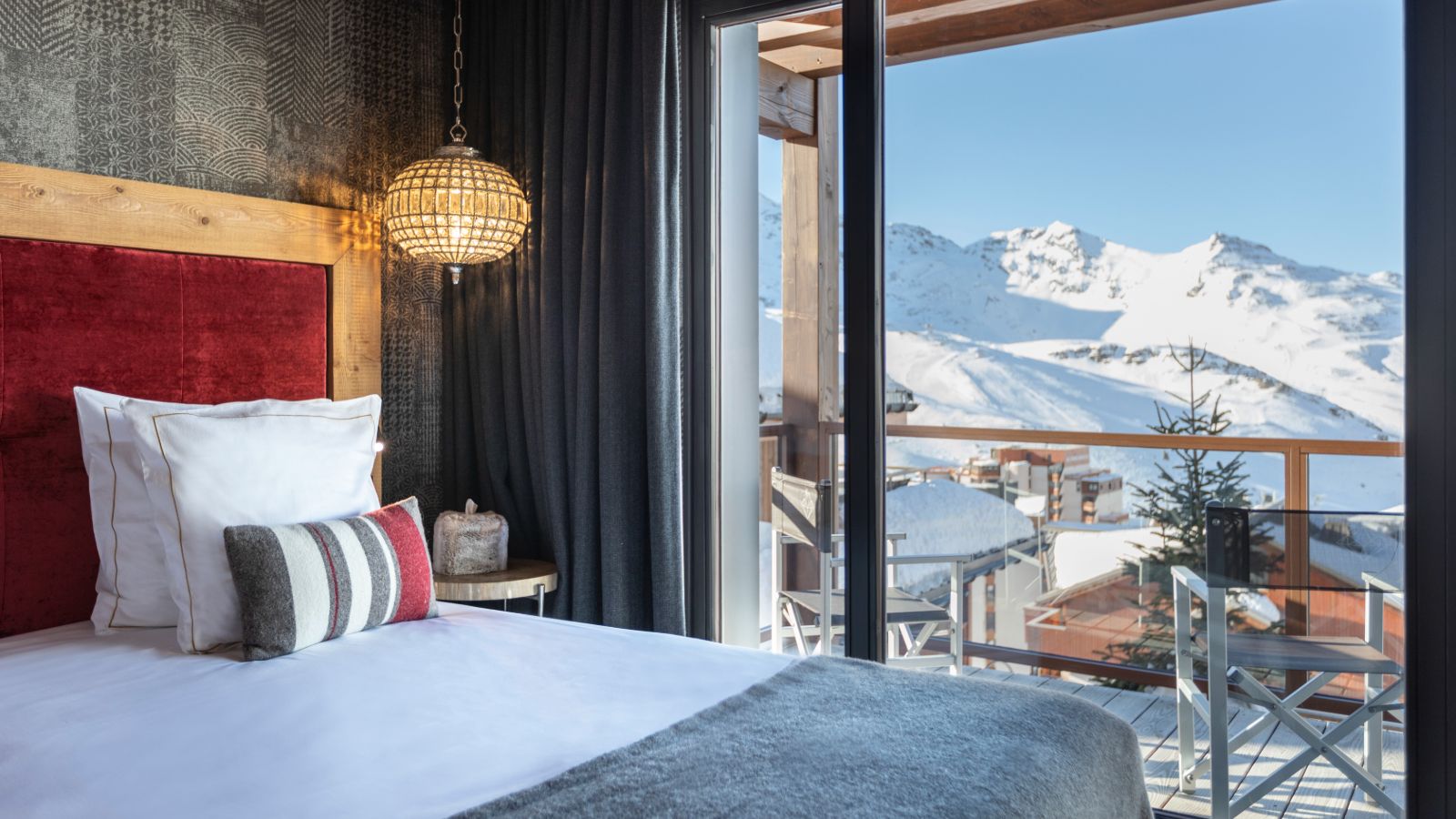 Chalet_Golden_Jubilee_Val_Thorens_Oxford_Ski_Bedroom 2.jpg