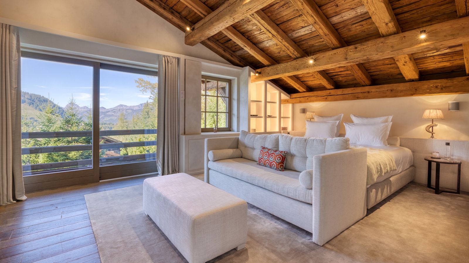 Izoard_Megeve_Oxford_Ski_Bedroom 1.jpg