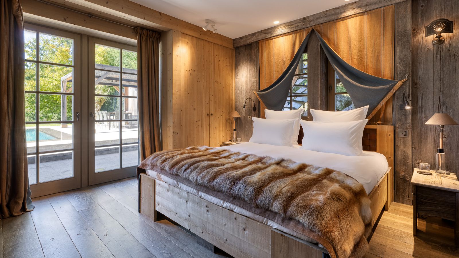 Izoard_Megeve_Oxford_Ski_Bedroom 2.jpg